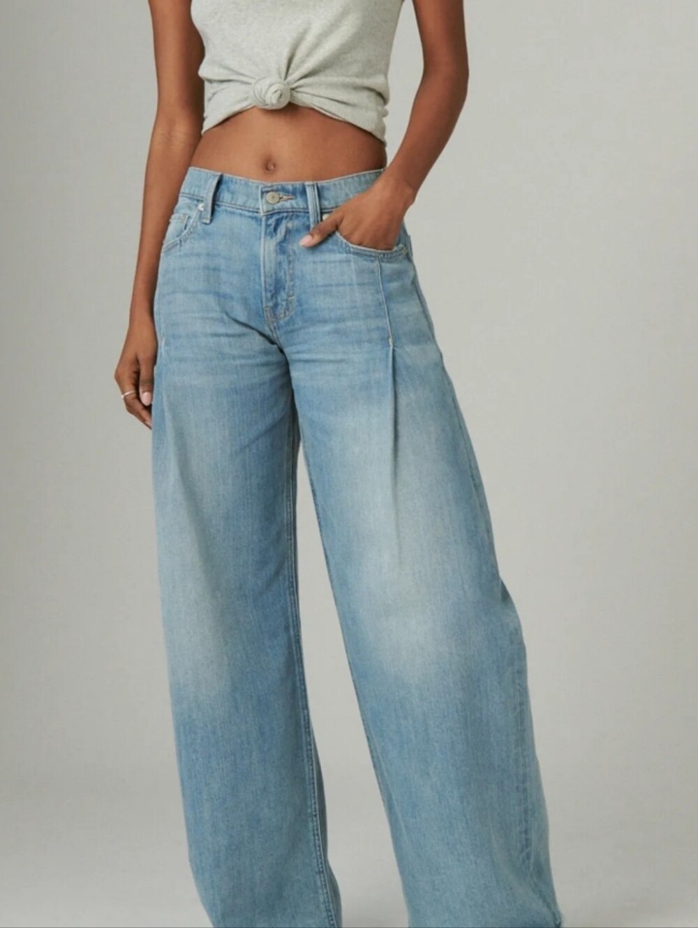 Lucky Brand Pleated Liquid Luxe Palazzo Wide Leg Jeans, Light Wash, Size 8 / 29